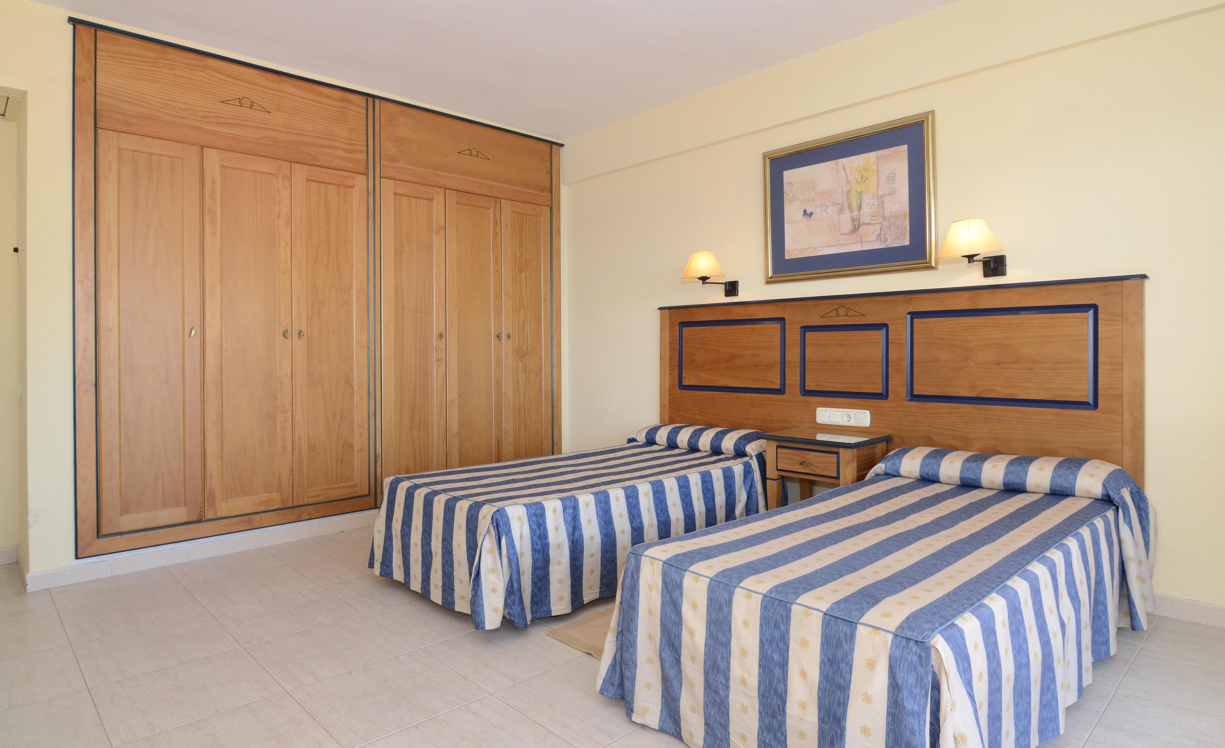 Hotel Apartamentos Pyr Fuengirola Exterior photo