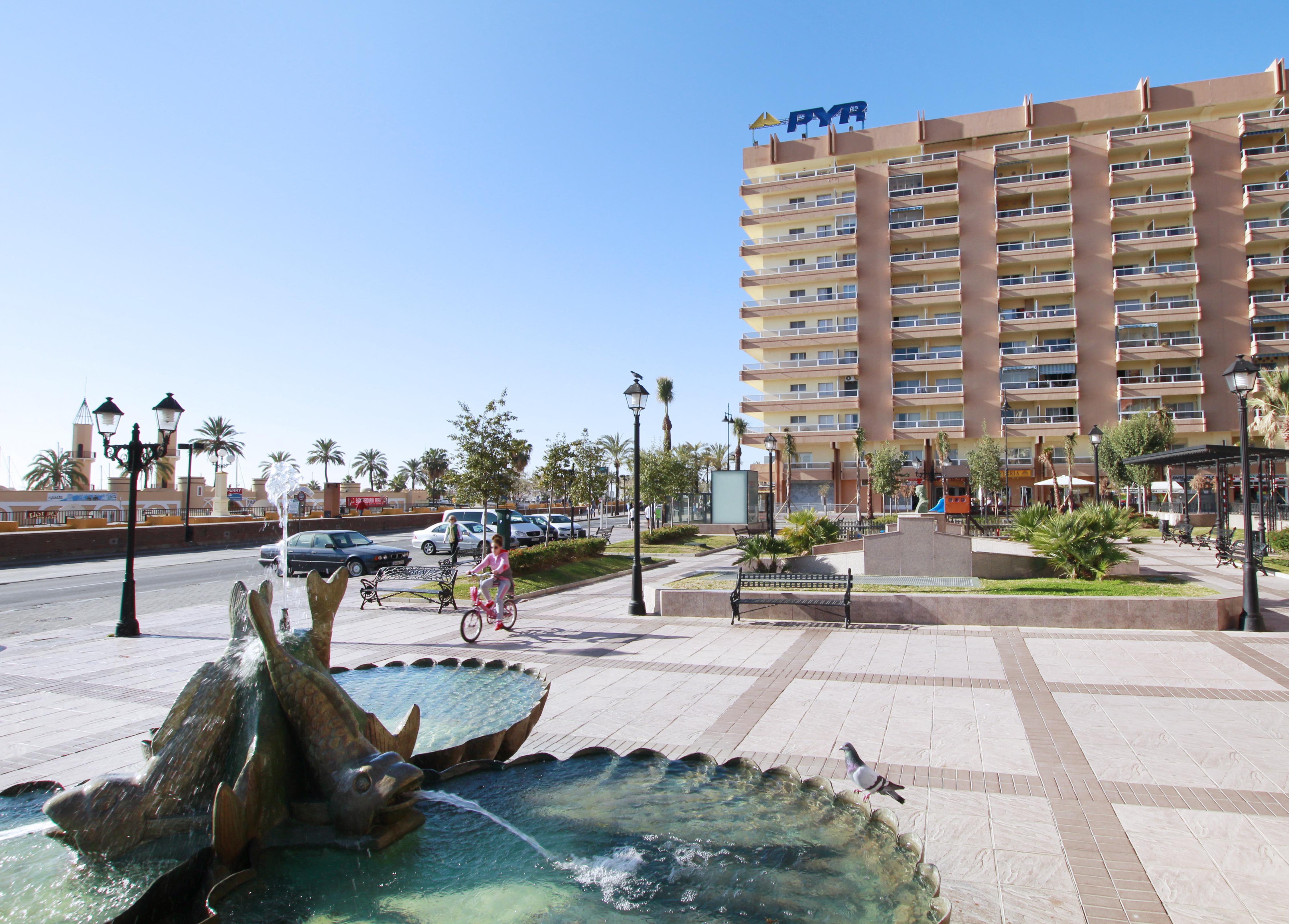 Hotel Apartamentos Pyr Fuengirola Exterior photo