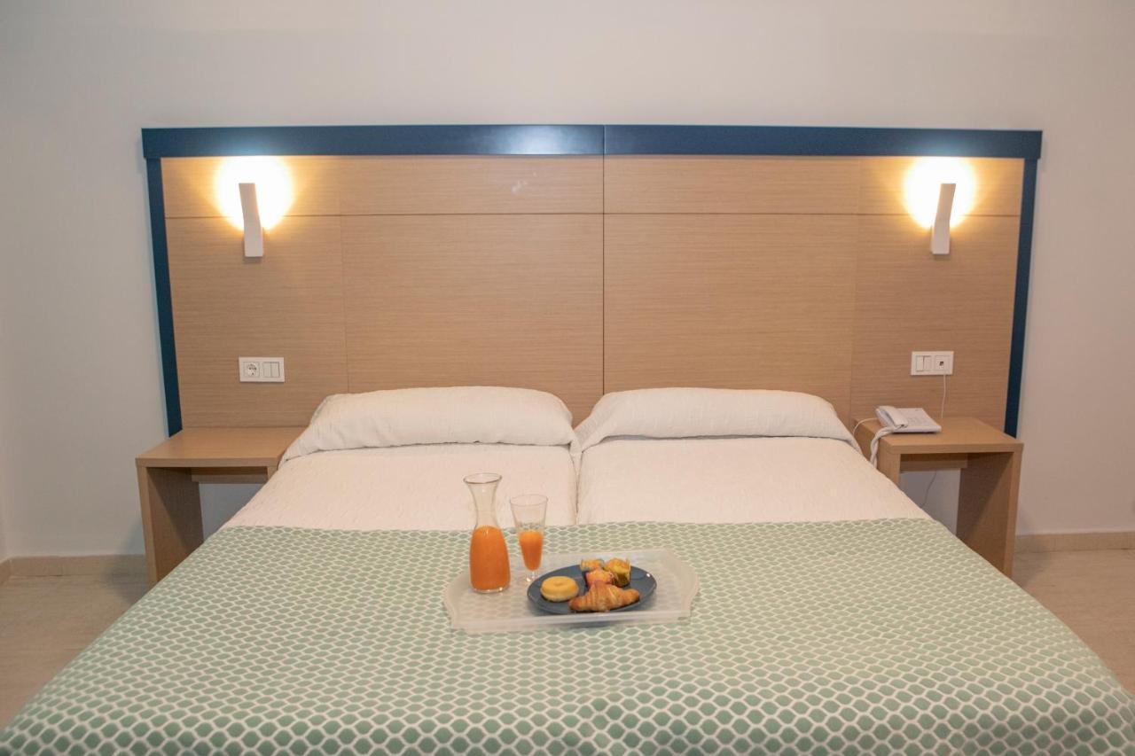 Hotel Apartamentos Pyr Fuengirola Exterior photo