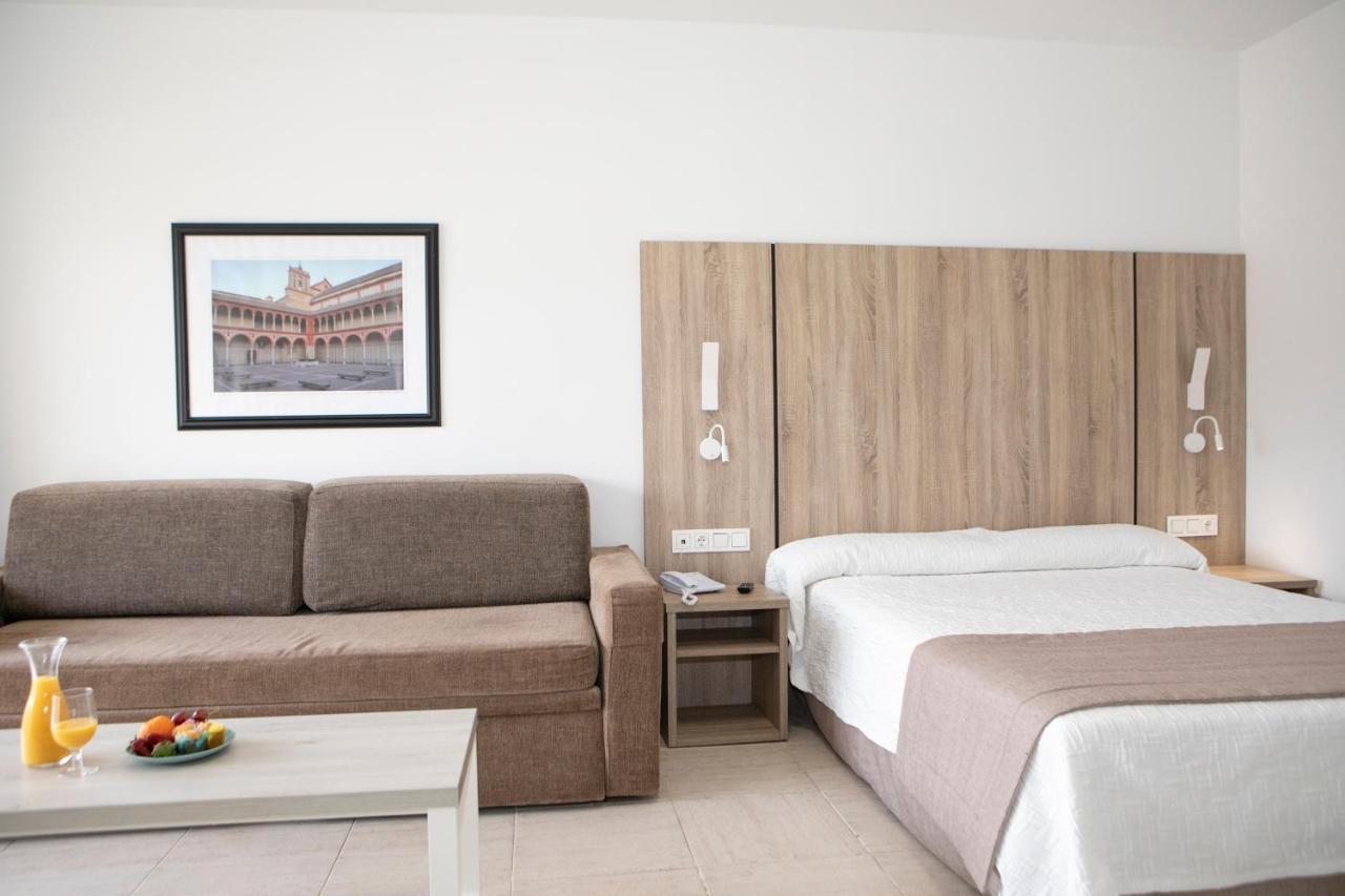 Hotel Apartamentos Pyr Fuengirola Exterior photo