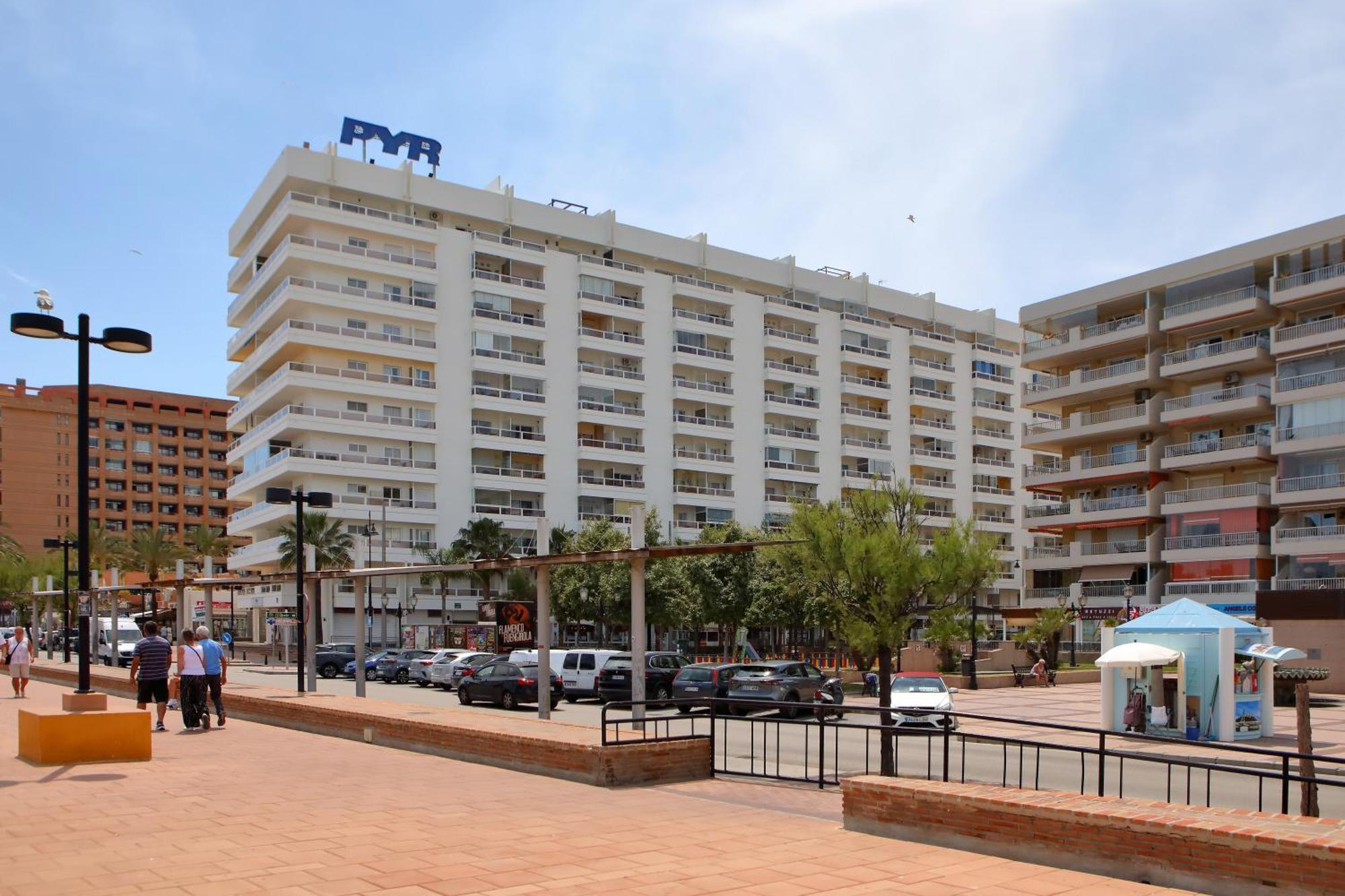 Hotel Apartamentos Pyr Fuengirola Exterior photo