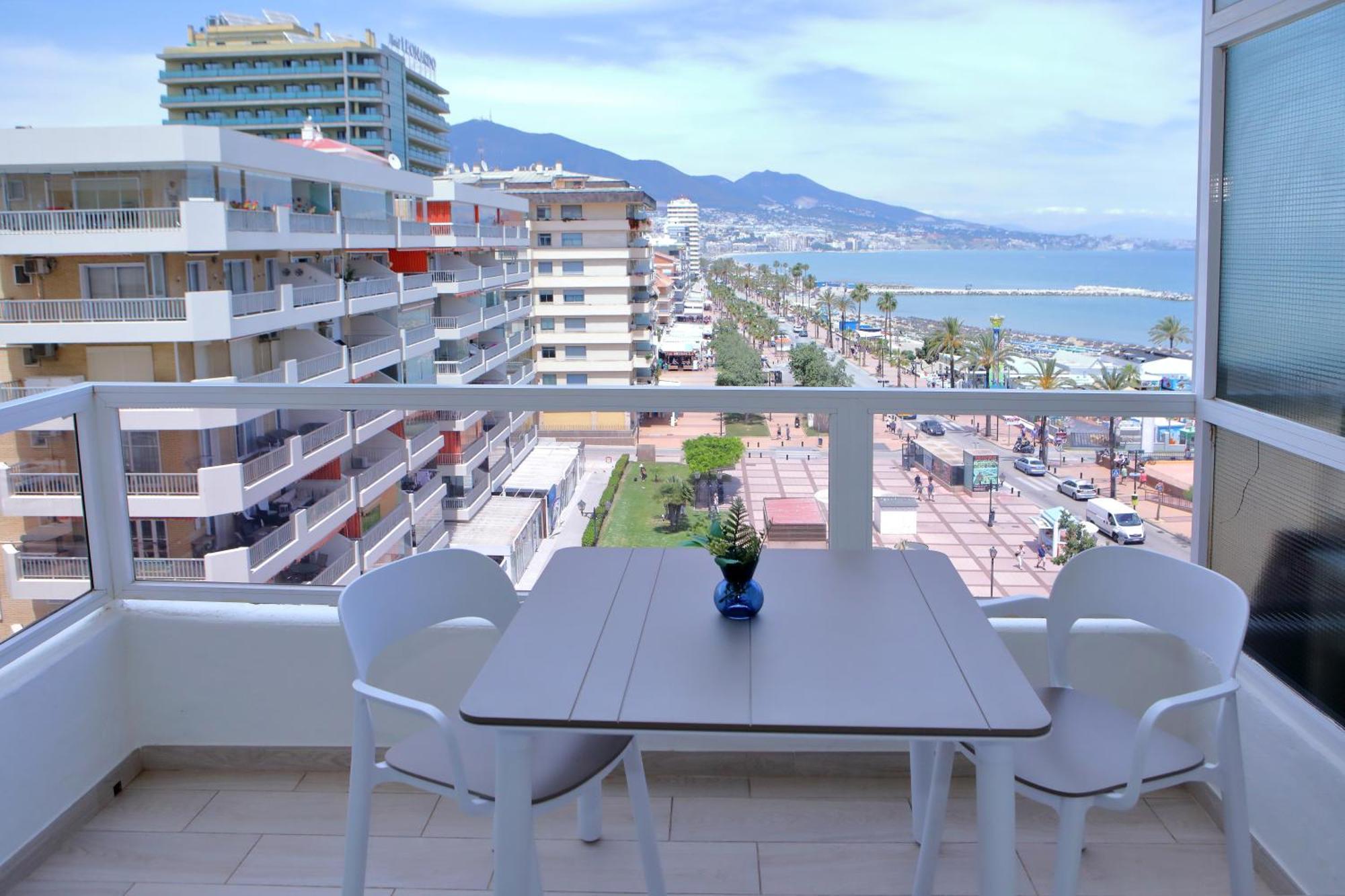 Hotel Apartamentos Pyr Fuengirola Exterior photo