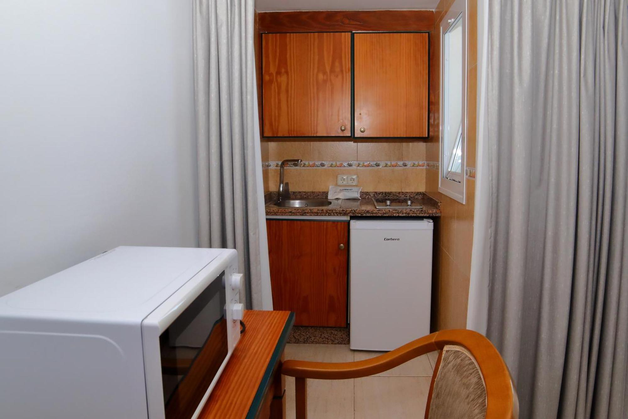 Hotel Apartamentos Pyr Fuengirola Exterior photo