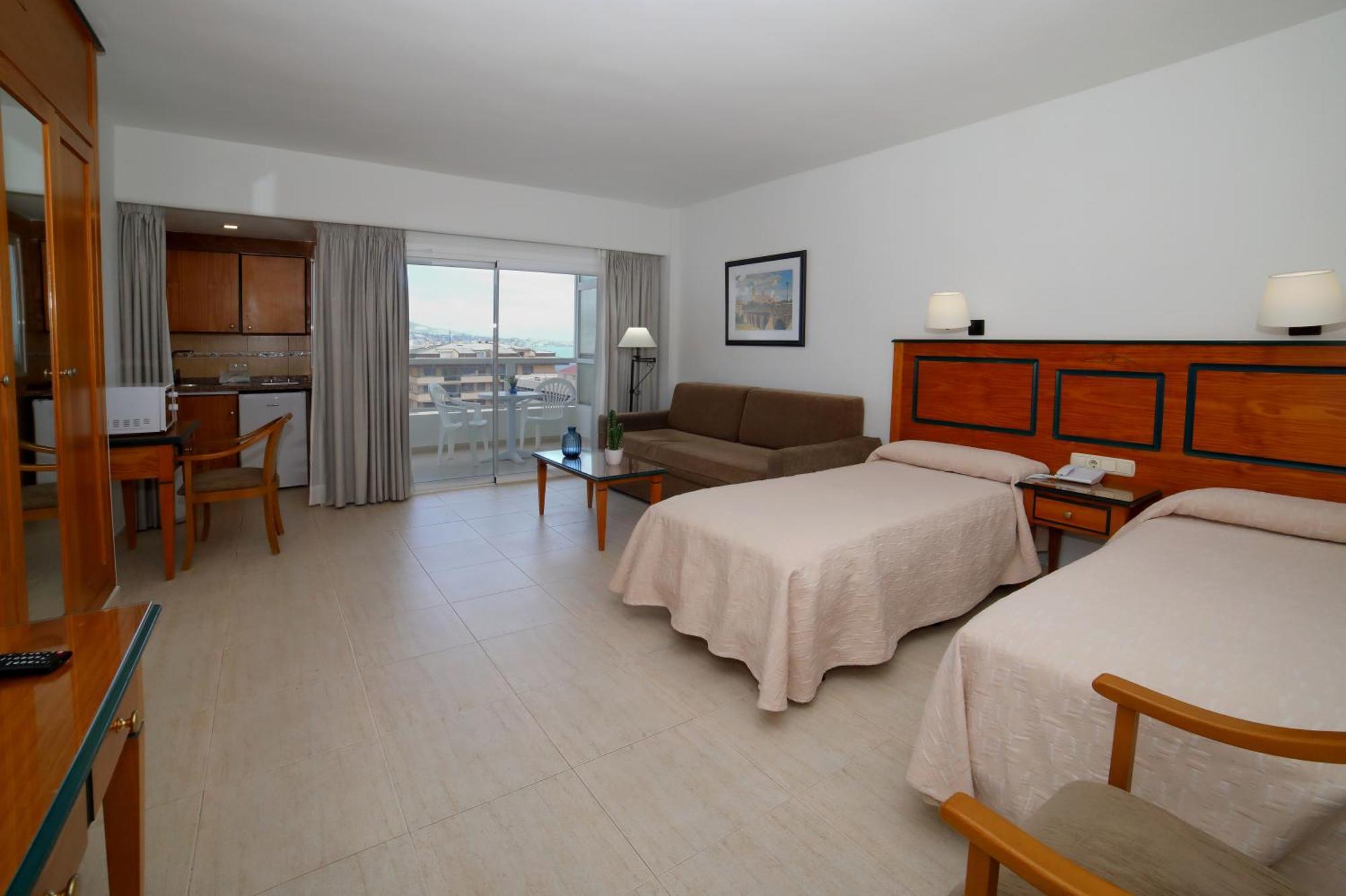 Hotel Apartamentos Pyr Fuengirola Exterior photo