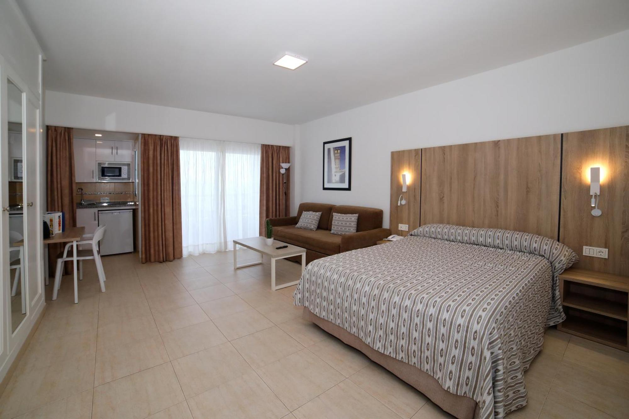 Hotel Apartamentos Pyr Fuengirola Exterior photo